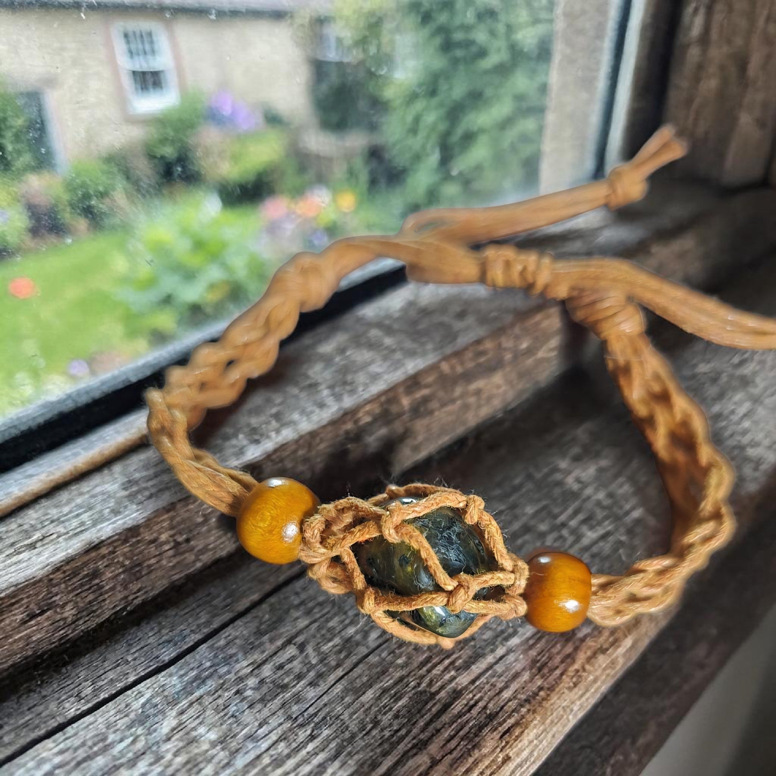 Labradorite Macrame Bracelet - Adjustable Handmade Crystal Bracelet - Boho Spiritual Jewellery - Protection & Intuition