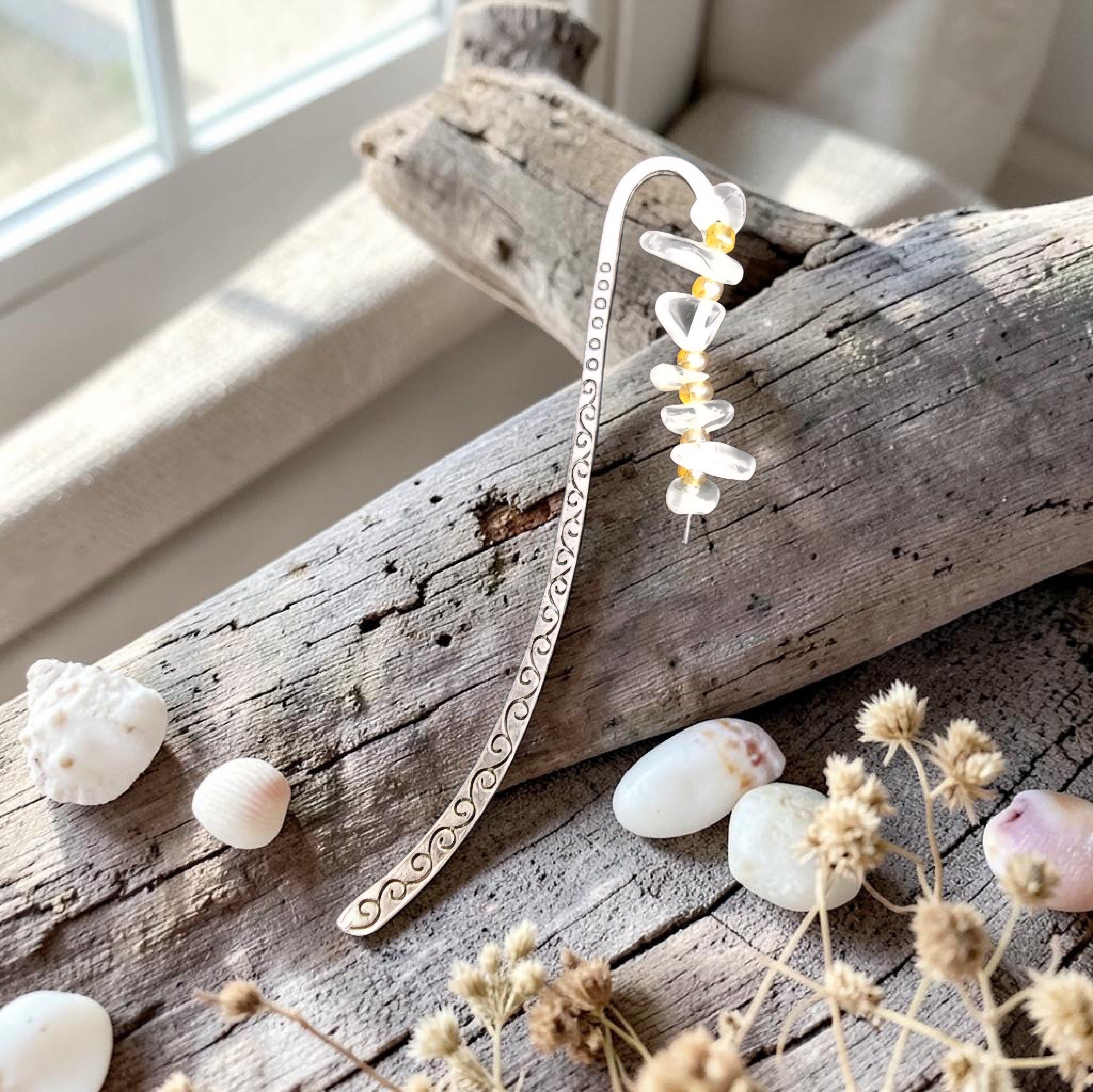 Clear Quartz Crystal Bookmark - April Birthstone Gift - Handmade Bookmark-| Healing Crystal Gift - Book Lover Gift