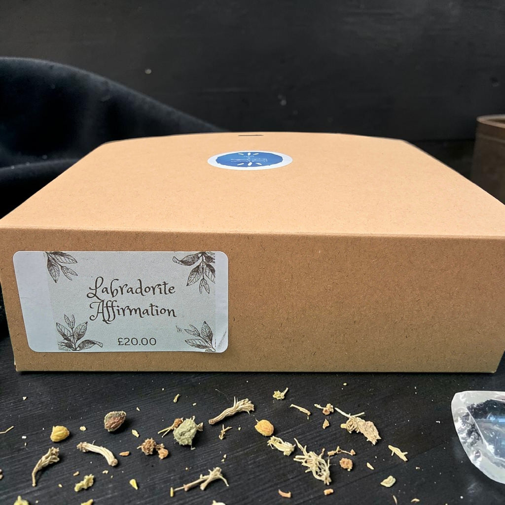 Crystal Affirmation Box | Labradorite, Citrine, Black Tourmaline & Selenite