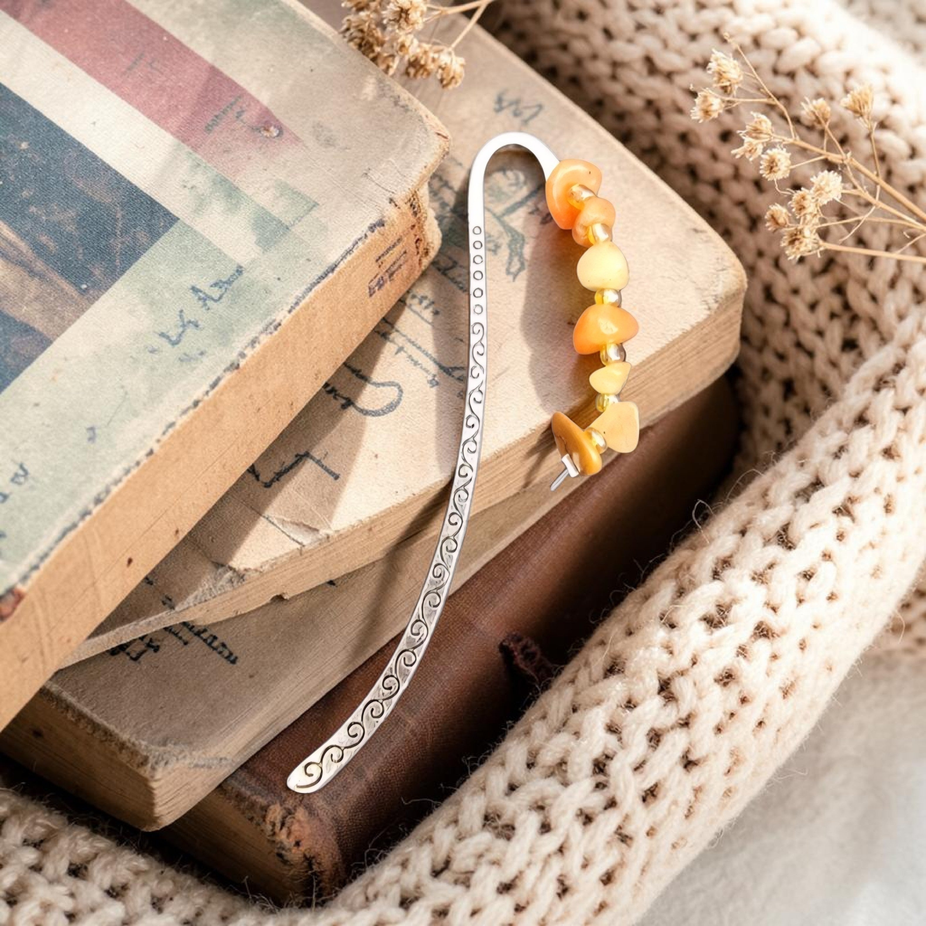 Carnelian Crystal Bookmark - July Birthstone Gift - Handmade Bookmark - Confidence & Motivation Crystal - Spiritual Gift