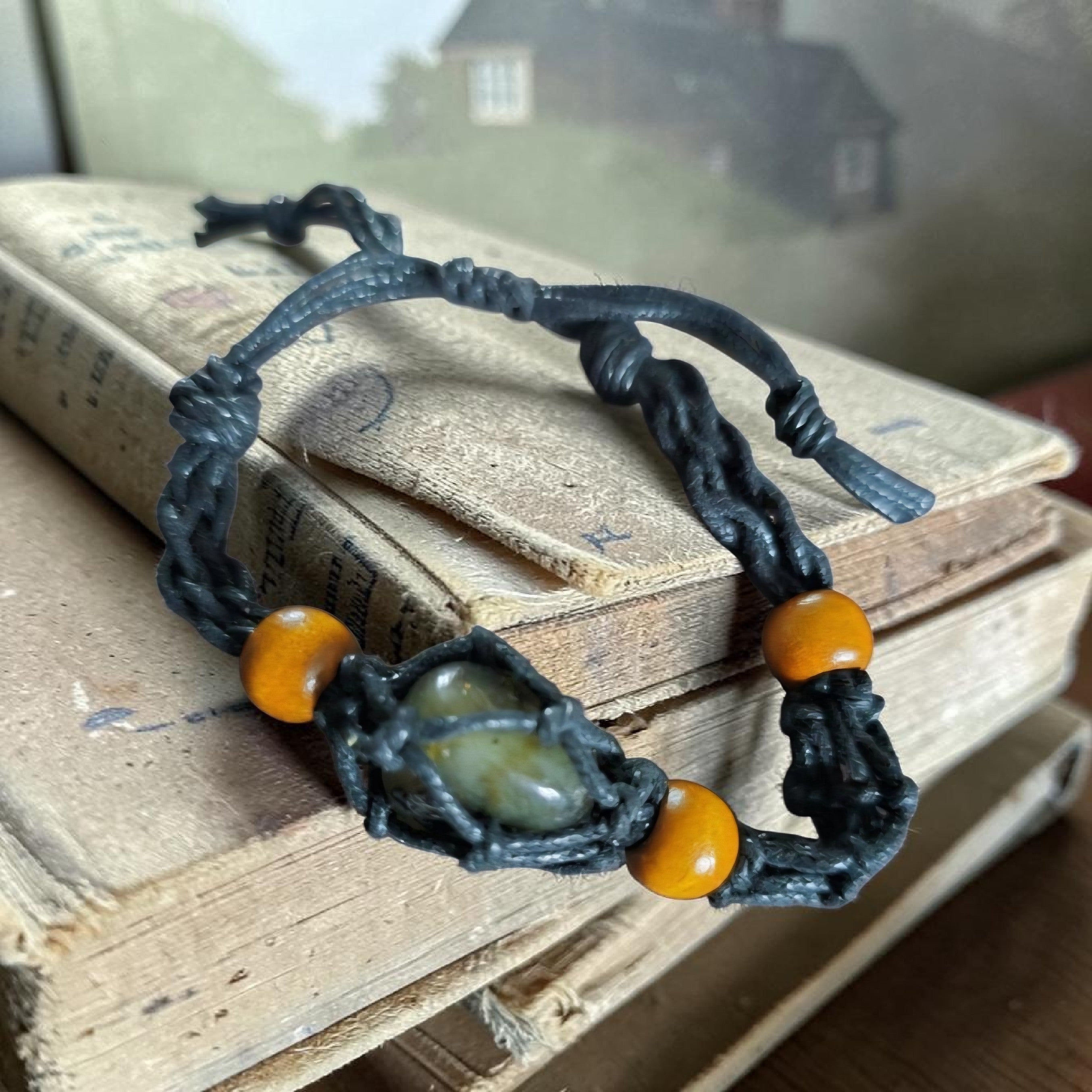 Labradorite Macrame Bracelet - Adjustable Handmade Crystal Bracelet - Boho Spiritual Jewellery - Protection & Intuition