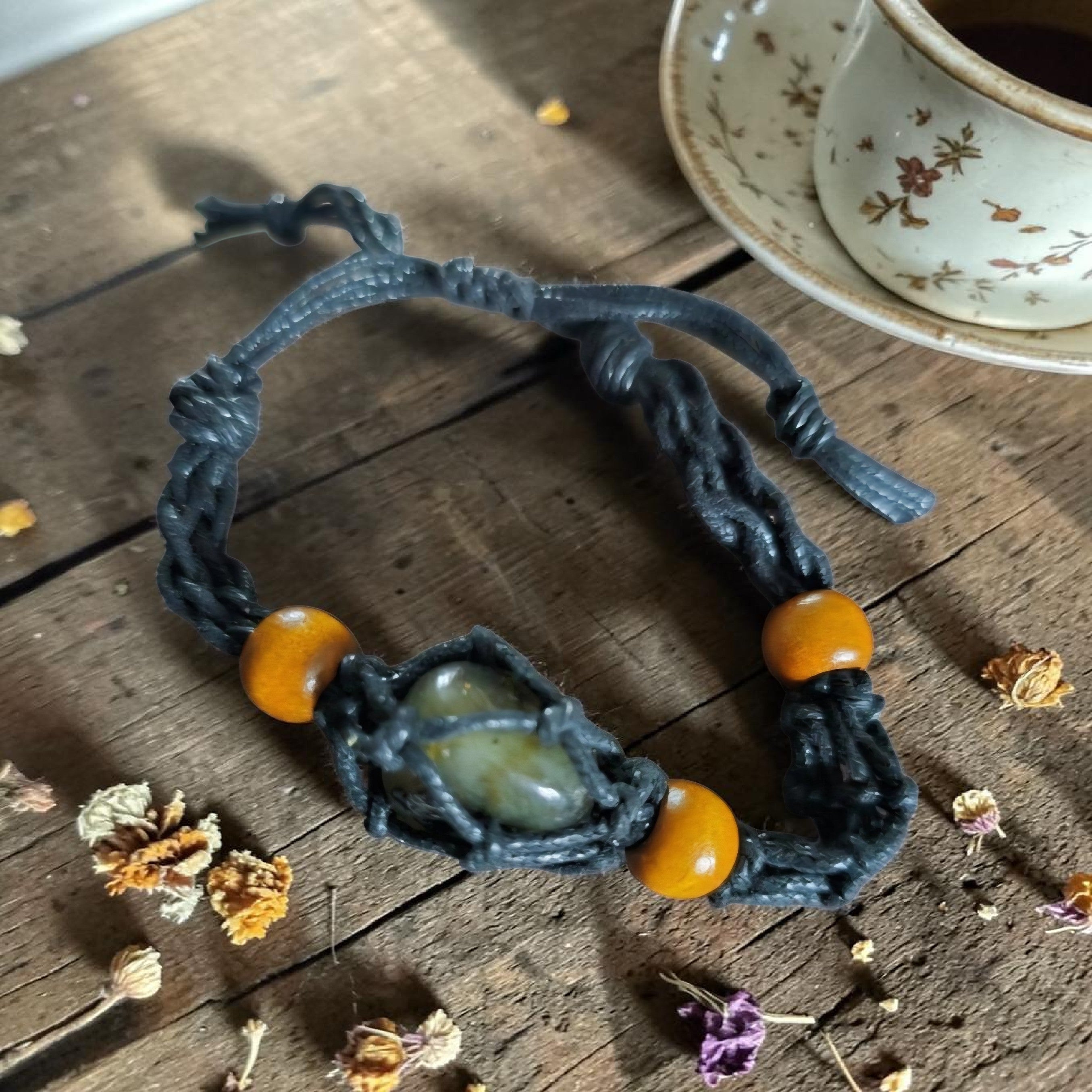 Labradorite Macrame Bracelet - Adjustable Handmade Crystal Bracelet - Boho Spiritual Jewellery - Protection & Intuition